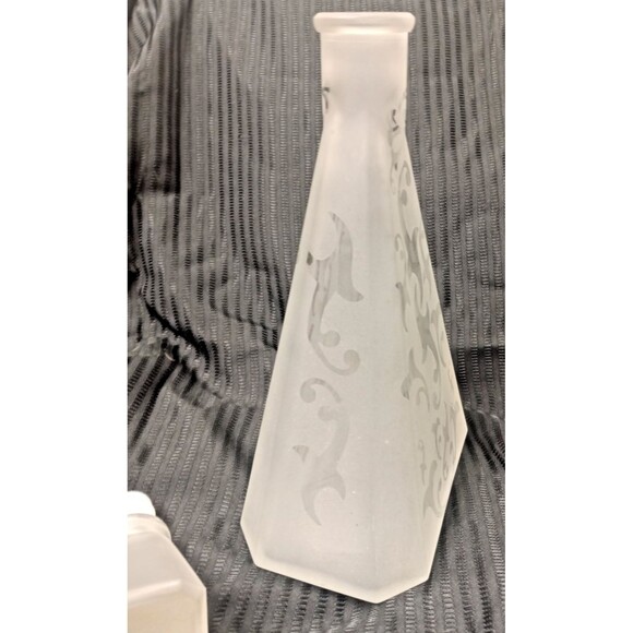Rare  Frosted White Glass Tall  Decanter 11" Collectable Craftmanship Art Deco - Picture 16 of 16